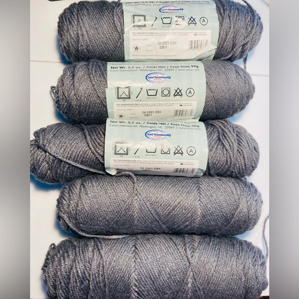 5 Skeins! Caron Sayelle Gray Yarn Bundle DK GREY 0364 color #53811 - Picture 3 of 4